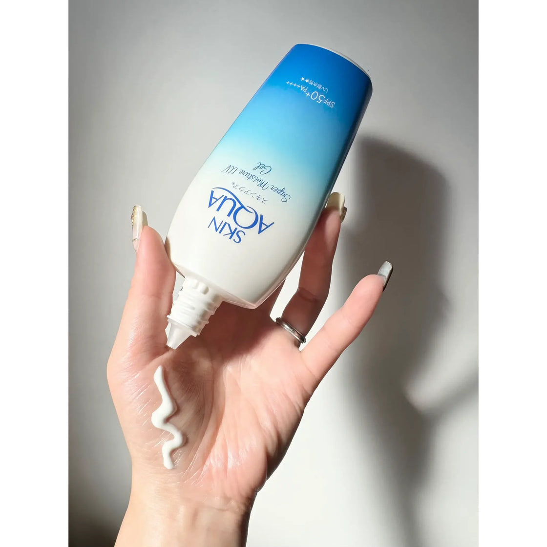 واقي الشمس سكين أكوا UV SPF50+ PA++++